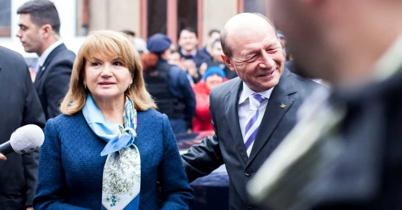 Maria şi Traian Băsescu vor avea dublă cetăţenie FOTO Mediafax
