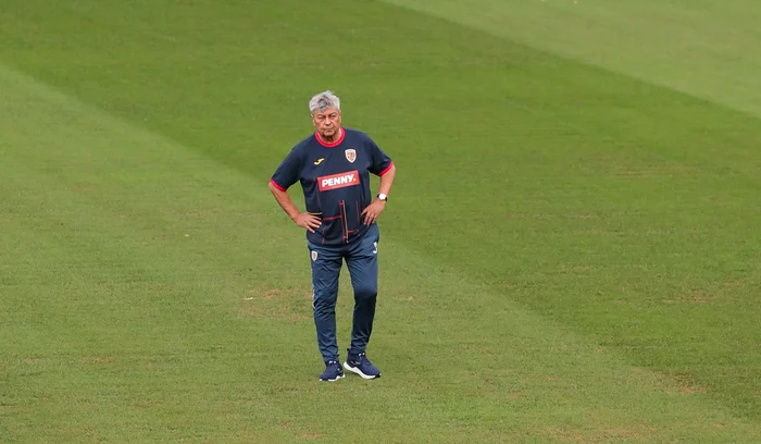 Mircea Lucescu a efectuat primul său antrenament la națională (FOTO: Sportpictures)