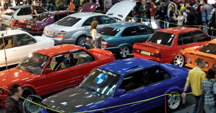 Radio-casetofoanele, boxele şi jantele sunt cele mai vândute elemente de tuning la noi