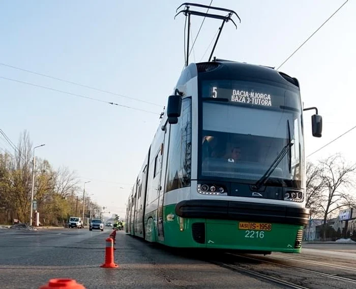 Bandă separată transport public Iaşi SURSĂ Facebook Primăria Municipiului Iaşi