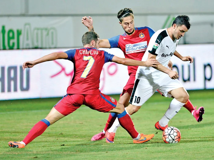 
    Budescu este cel  mai valoros om  al Astrei şi de la el  aşteaptă giurgivenii  o minune în meciul  cu SteauaFOTO: Sportpictures.ru   