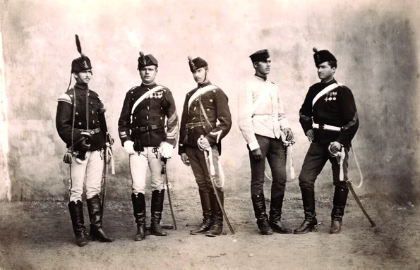 Gornist, sergent adjutant, sergent, soldat și caporal de roșiori (Foto: Franz Duschek / Muzeului Militar Naţional „Regele Ferdinand I”)