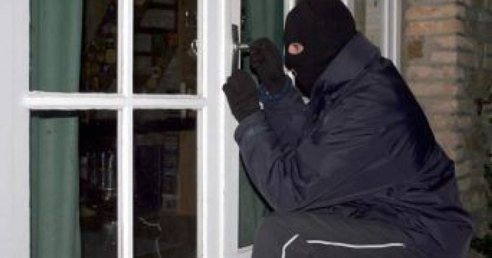 Infractori fără niciun Dumnezeu: „moda” revoltătoare a jafurilor comise la înmormântări şi priveghiuri 