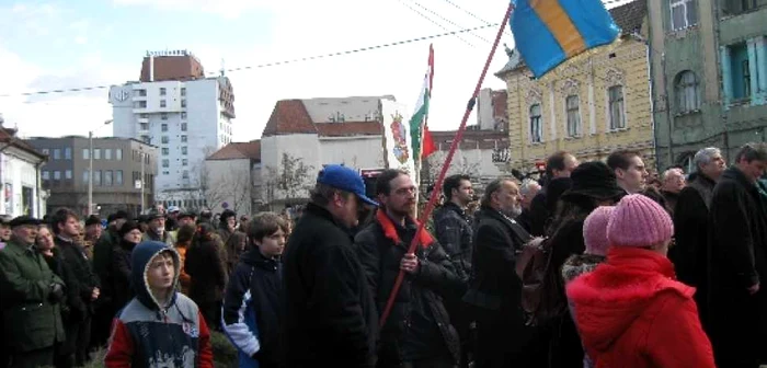 Steagul ţinutului secuiesc a fost fluturat astăzi de maghiarii prezenţi la manifestări