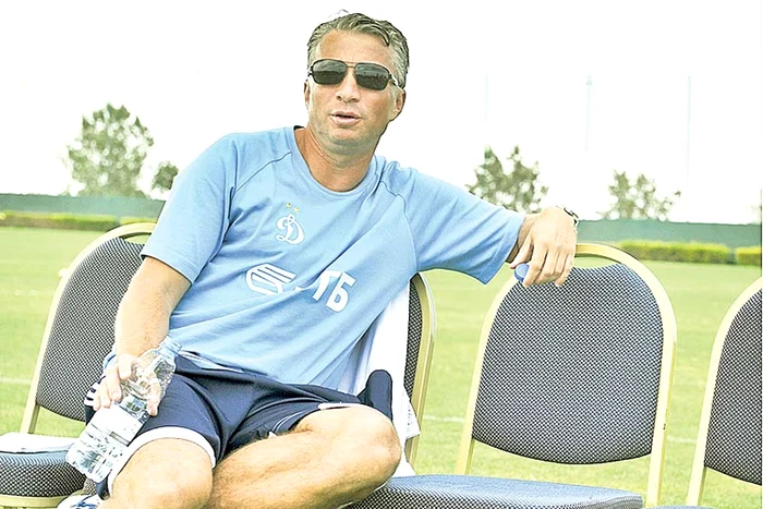 
    Dan Petrescu a părut în vacanţă l ultimul  amical al celor de la Dinamo Moscova  