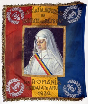 Expoziția „Tricolorul – simbol identitar al unității românilor în costumul popular” (foto: Muzeul Militar Naţional „Regele Ferdinand I”)