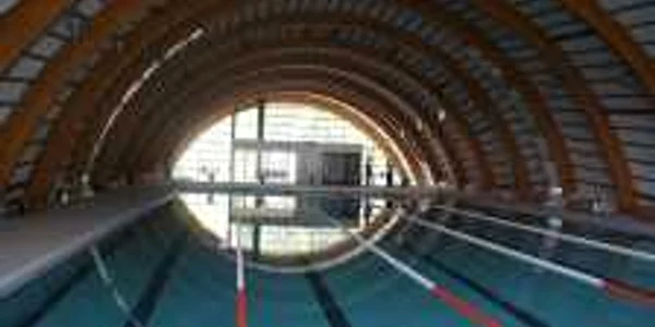Bazinul de înot didactic se inaugurează luni