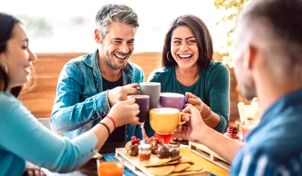 masa brunch prieteni adobestock jpg