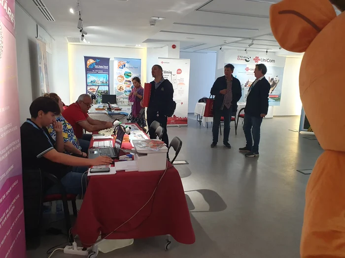 Vizitatori la Târgul de Turism al Chinei