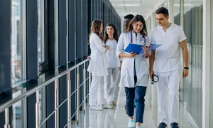 Angajari in spitale personal medical  Sursa freepik com jpg
