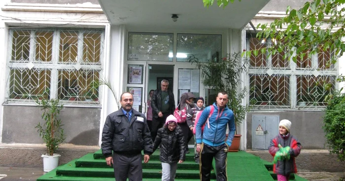 Foştii poliţişti comunitari sunt acum agenţi ai Iank Security Guard. Foto: Bogdan Nistor