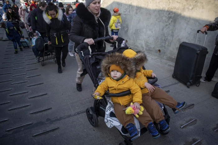 Refugiati ucraineni intrati în Romania cu bacul prin vama Isaccea FOTO Inquam Photos / Ilona Andrei