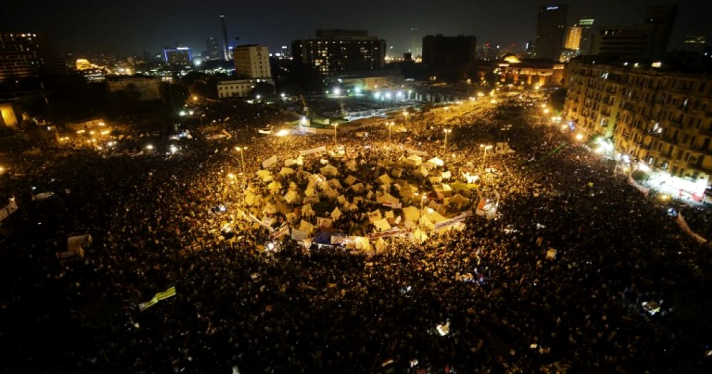 Zeci de mii de egipteni  au participat la un protest împotriva decretului prin care Morsi şi-a sporit prerogativele FOTO Reuters