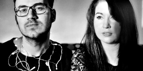 Andrei Haţegan şi Roxana Niculae, membrii proiectului We Singing Colors