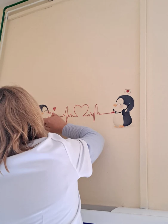 Pregătiri pentru pereții unei camere de spital SURSA Spitalul de Boli Infecțioase Iași