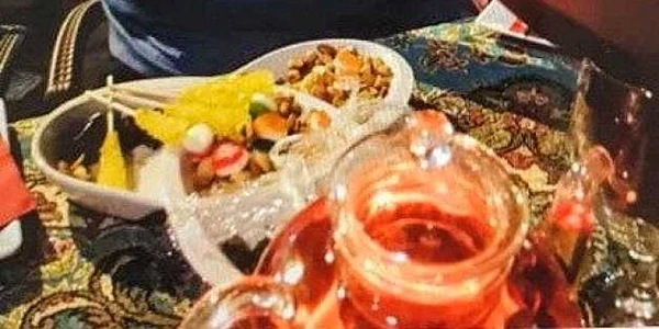 Gholam Reza Mansouri într un restaurant din București jpeg