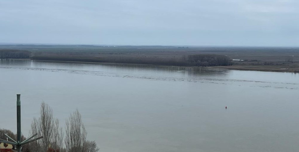 Înot extrem pentru o cauză umanitară. Un slovac, deținător 5 recorduri Guinness, se aruncă în Dunăre