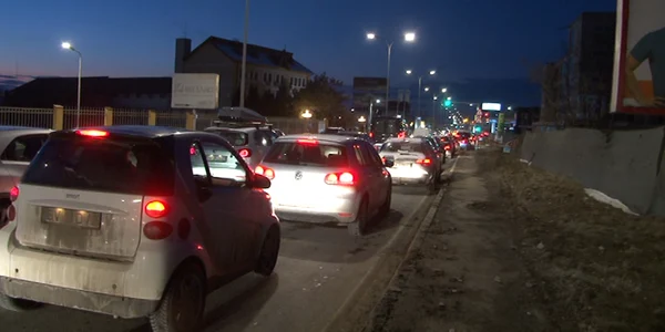 Braşovul nu a scăpat de cozile la benzinării FOTO Ioan Buciumar