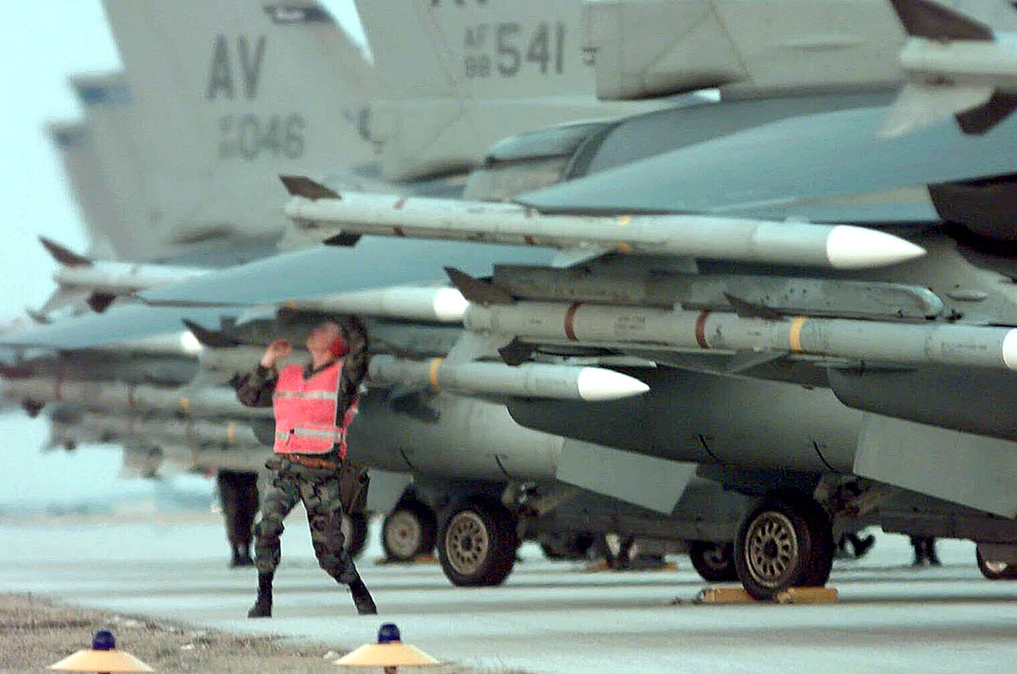 Bombardamentele aviatice au fost numeroase în războiul din fosta Iugoslavie FOTO Getty Images