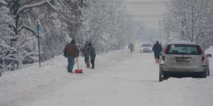 Utilajul s-a defectat şi nu a curăţat de zăpadă tot drumul