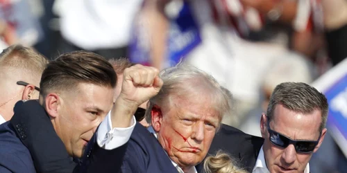 Doland Trump imediat dupa tentativa de asasinat FOTO AFP (2) jpg