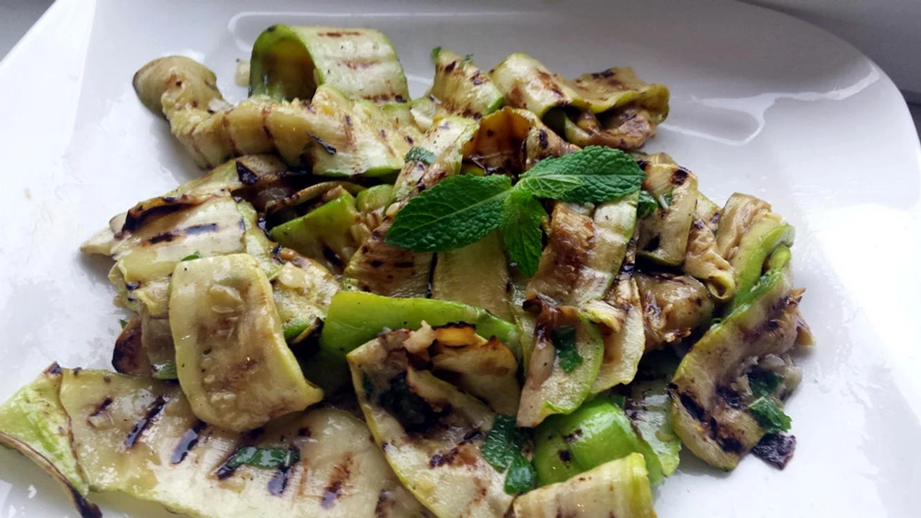 
    Insalata di zuchinne alla menta  