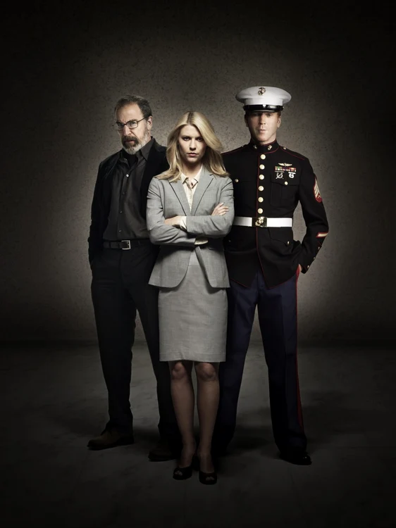 Primul
sezon din „Homeland: Reţeaua terorii“
începe la Pro Tv,
avându-i în rolurile principale pe Claire Danes şi Damian Lewis
FOTO Pro Tv