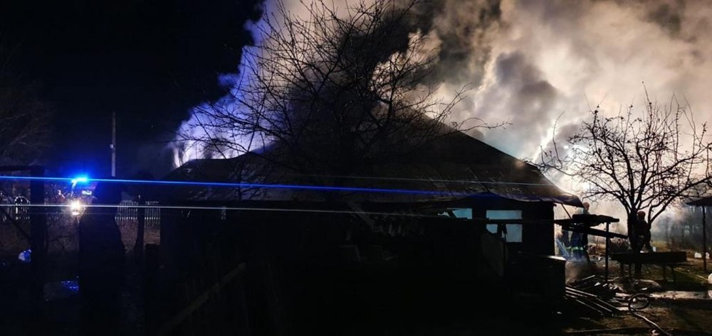 Alertă de fum la Bacău. Populația a fost avertizată în urma unui incendiu puternic 