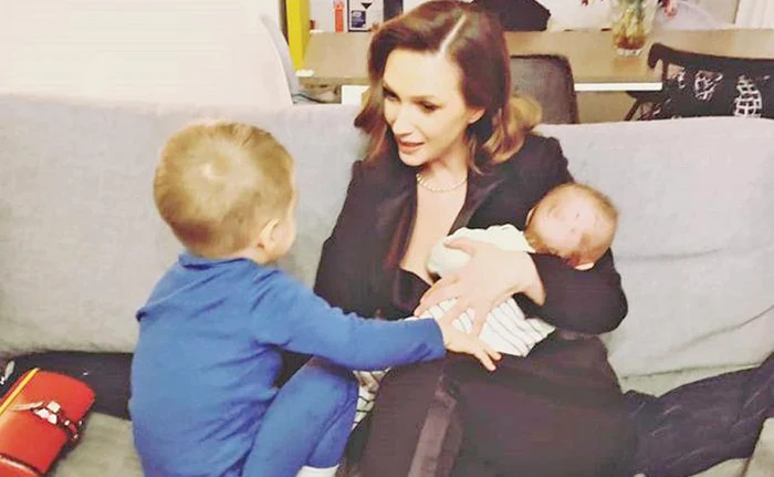 Adela are doi băieţi, Alexandru şi Andrei