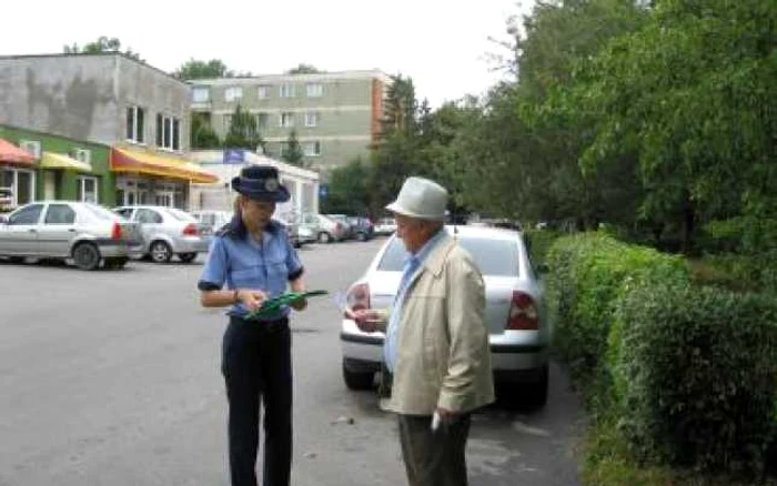 Pitesti: Evitaţi să mergeţi prin locuri neiluminate, 43 de persoane au fost jefuite