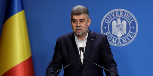 Marcel Ciolacu, prim-ministrul României, susține declarații de presă referitoare la măsurile luate de guvern în cazul azilelor de bătrâni din Ilfov, la Palatul Victoria din București. FOTO Inquam Photos / George Călin