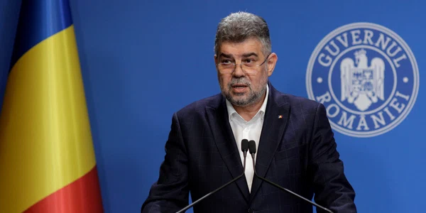 Marcel Ciolacu, prim-ministrul României, susține declarații de presă referitoare la măsurile luate de guvern în cazul azilelor de bătrâni din Ilfov, la Palatul Victoria din București. FOTO Inquam Photos / George Călin