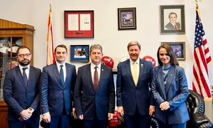 oana toiu in sua foto x @oana toiu jfif