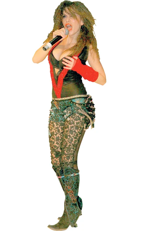 
    Peste o lună, o vom  vedea pe Lesko pe  scenă, la fel de sexy  