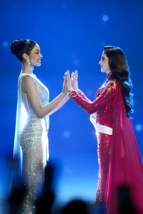 Miss Thailanda și Miss Mexic