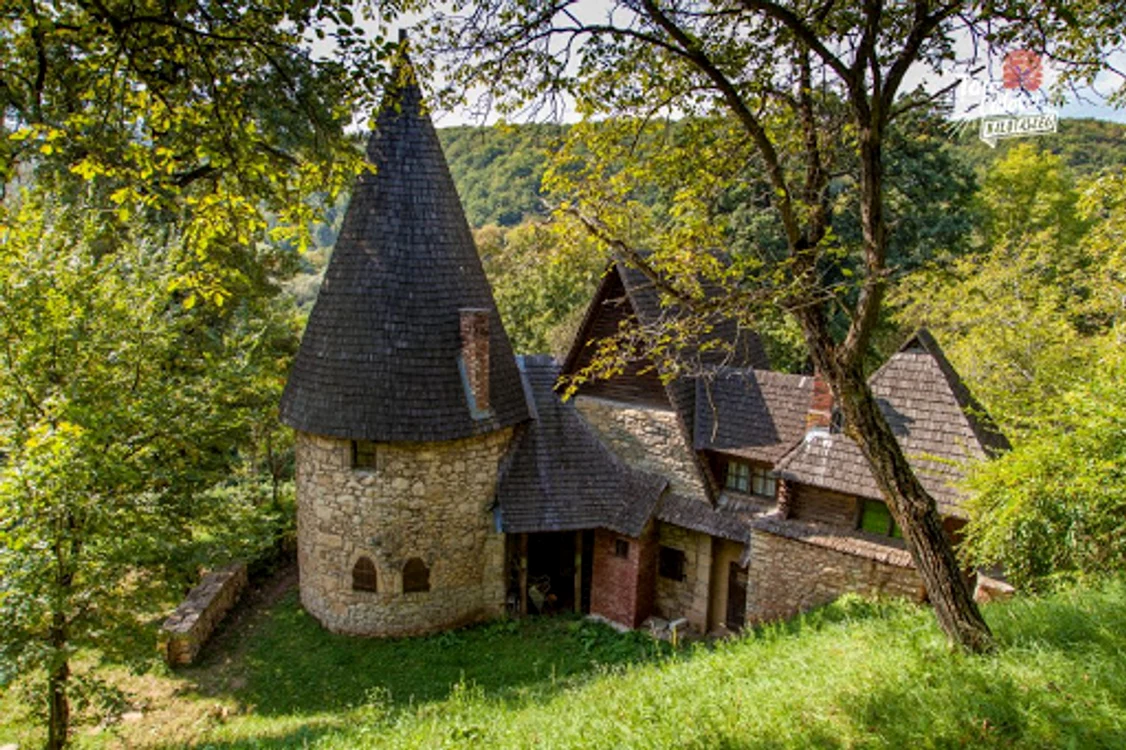 Cetatea Ciorii este ascunsă într-o pădure din județul Sălaj. Foto: salajulliber.ro