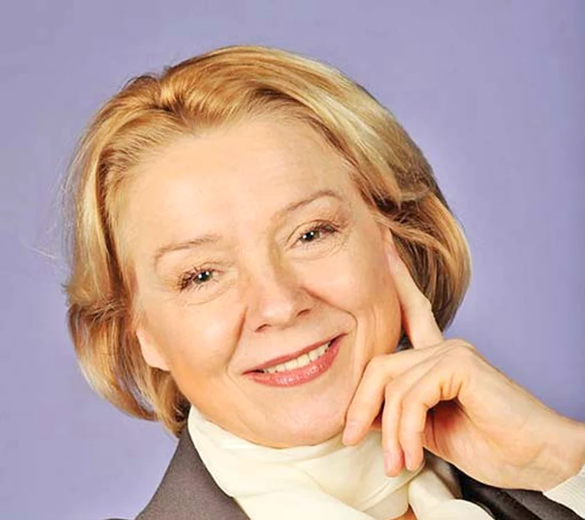
    Mihaela Mihai  are și mari  probleme la  coloană  