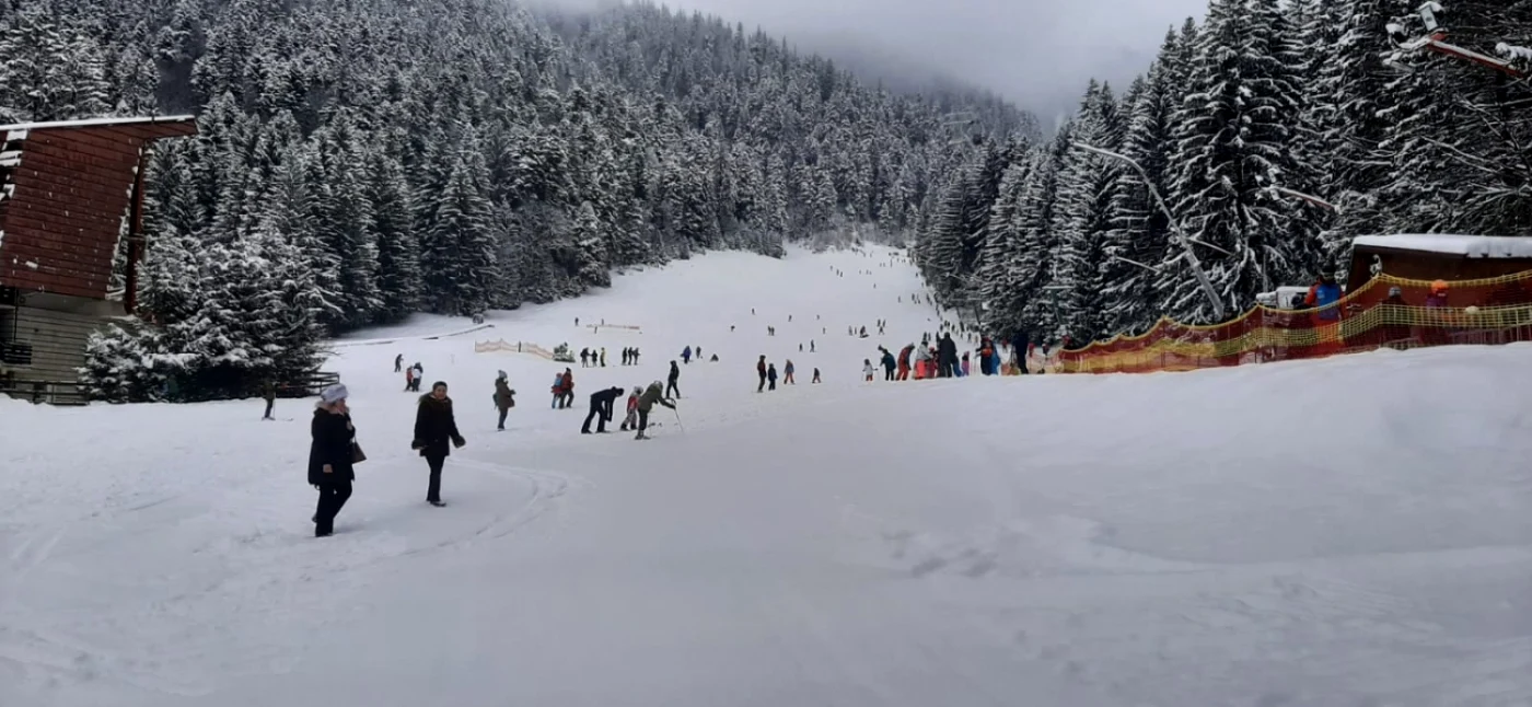 Gerul se instalează la Braşov după ce a nins în ultimele zile FOTO Ioan Buciumar
