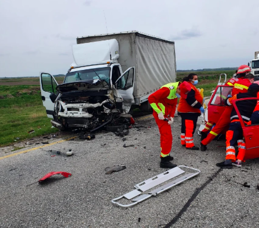 Accident rutier pe DN6/E70 în Olt Sursa ISU Olt