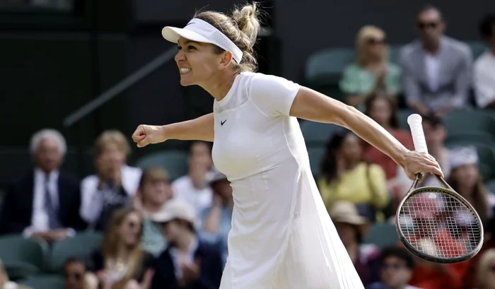 Simona Halep și bucuria calificării în sferturile de finală la Wimbledon (FOTO: EPA)