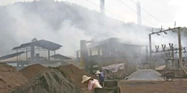 China: Peste 1.300 de copii intoxicaţi cu plumb
