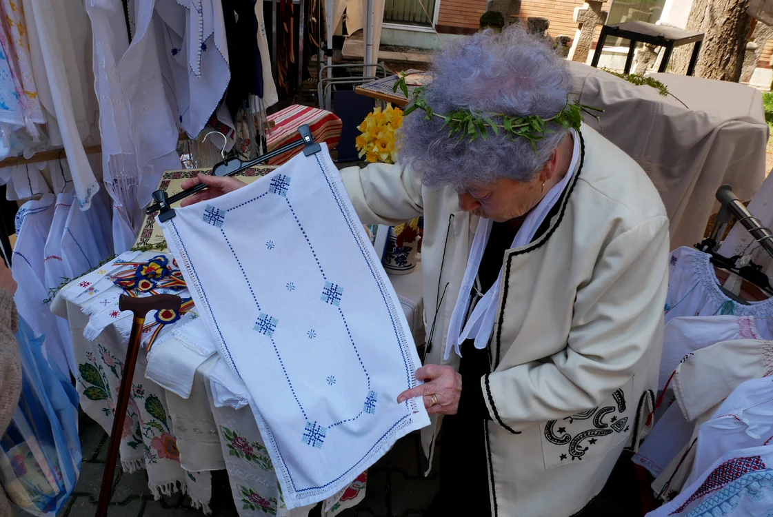 Una dintre piesele lucrate manual de Iulia Goran. FOTO: N. Nemeș