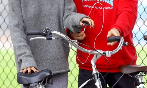 bieber selena hepta 3189362 jpg jpeg