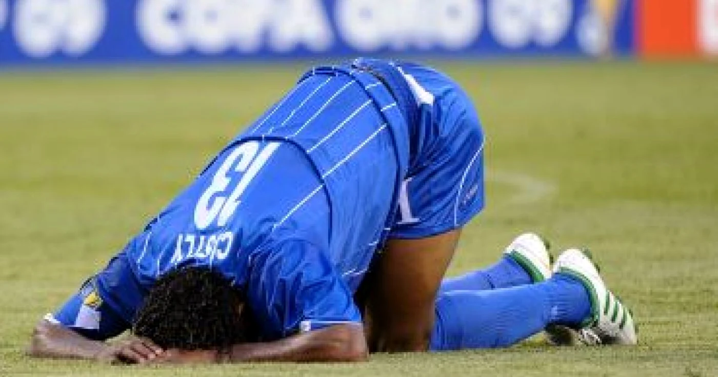 FOTBAL: Doi morţi după un meci de fotbal din Honduras (VIDEO)