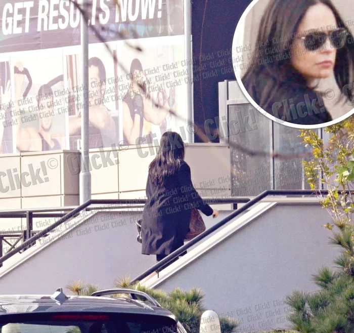 
    13 noiembrie- Andreea Marin merge zilnic la o  sală de fitness din  cartierul Pipera, după  ce a fost criticată  că s-a cam îngrăşat  