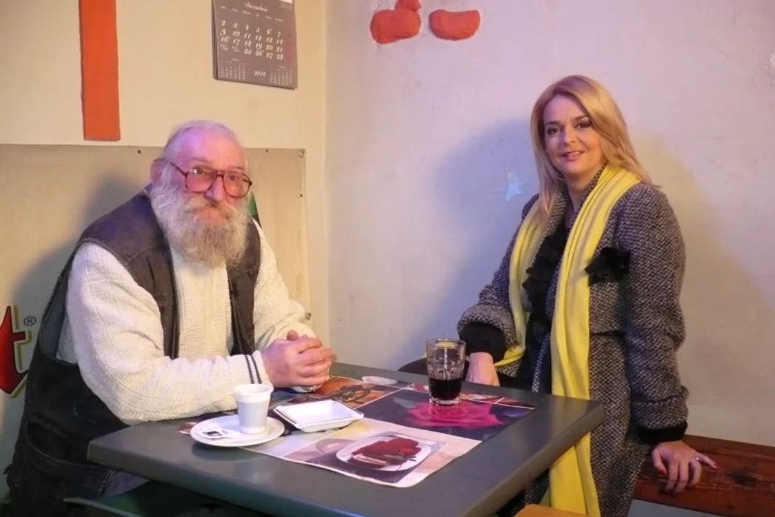 Iuliana Marciuc si regizorul-cersetor Mihăiţă Dragomirescu