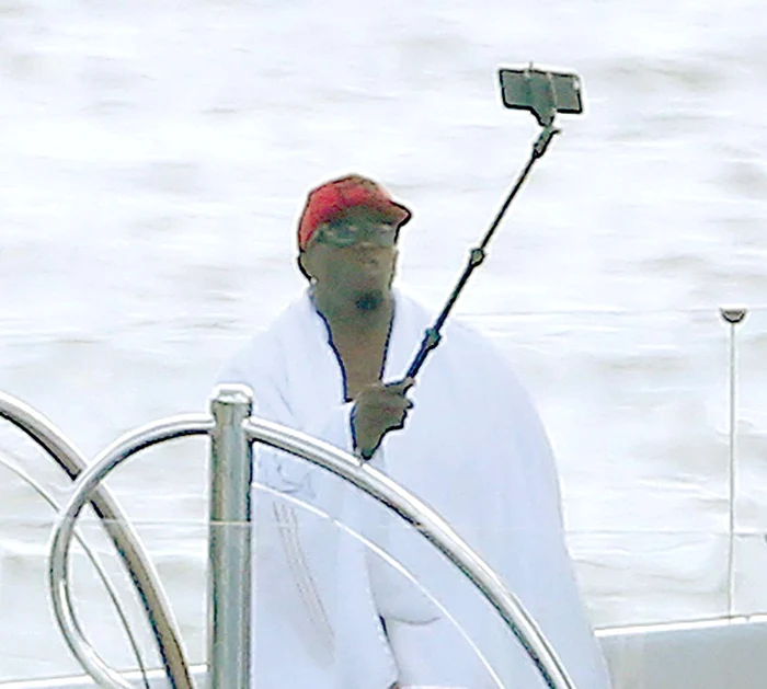 Rapperul s-a pozat fericit pe iahtul său