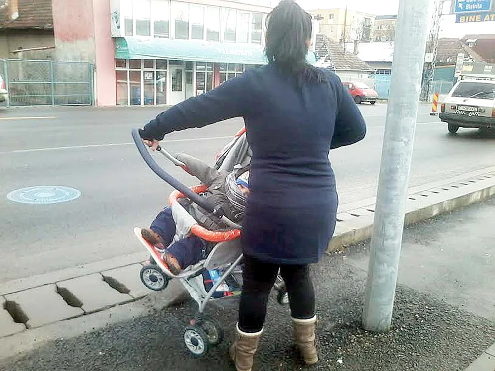 
    sS]mb[t[. Distanţa între Suceava şi  Cluj-Napoca a fost scurtată de  la 306 km la numai 182 km. Mai  mult, între Suceava şi Gura  Humorului ar fi 145 km, pe când  în realitate sunt numai 35 km  