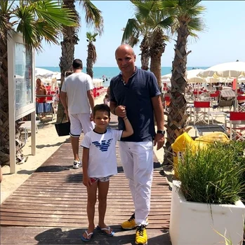 Rares Bogdan in vacanta 2 jpeg