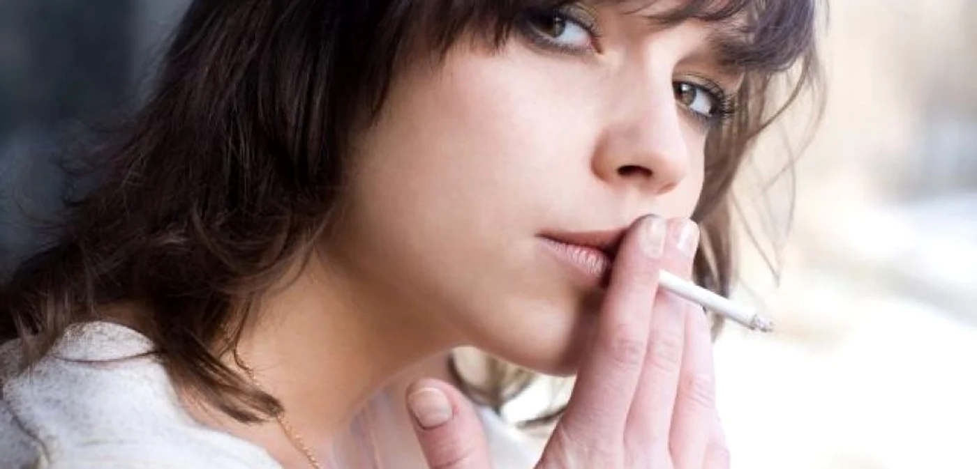 În fiecare minut, 4.800 de adolescenti trag primul fum de țigară din viața lor